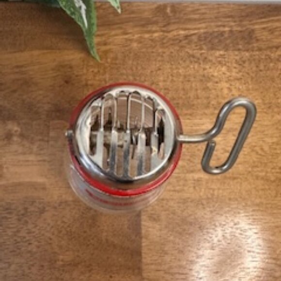 Vintage Androck Nut Meat Chopper – Red Metal Lid with Crank – Glass Jar Made in - Picture 4 of 6